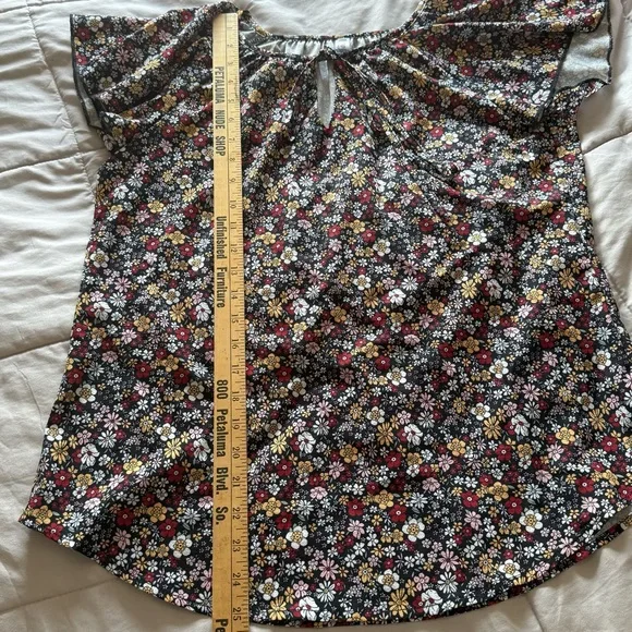 Simplefun Women’s Boho Black Floral Flutter Sleeve, Tie Front Top Size Med EUC - Picture 12 of 12